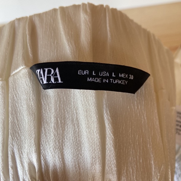 Zara Satin-feel Bra Top - Picture 3 of 3